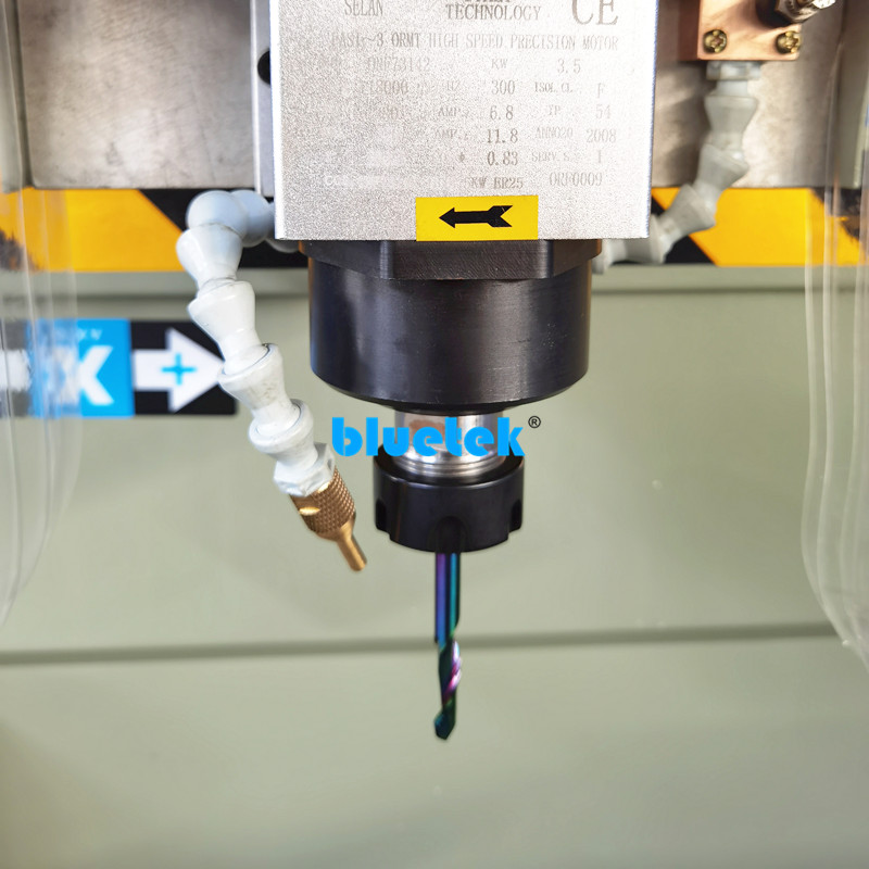 Milling head of CNC machine for aluminium windows