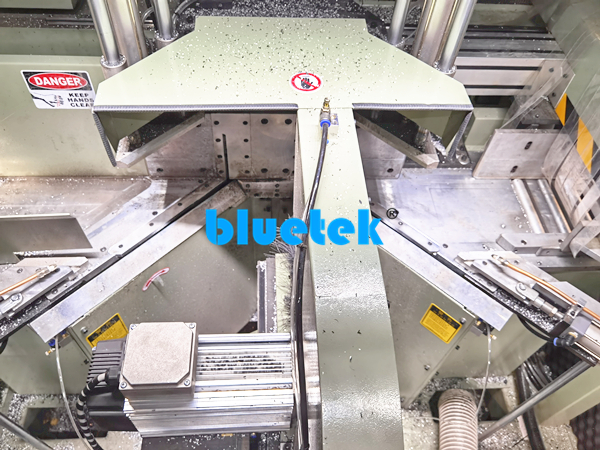 CNC Intelligent Aluminium Window Cutting Center 4