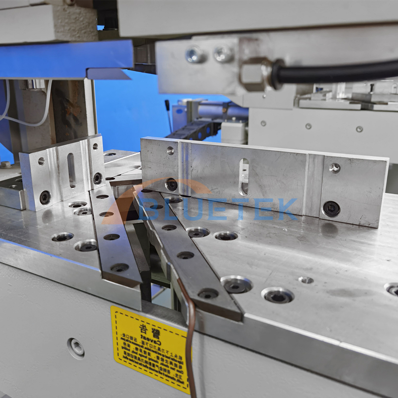 Seamless Cutting Knife