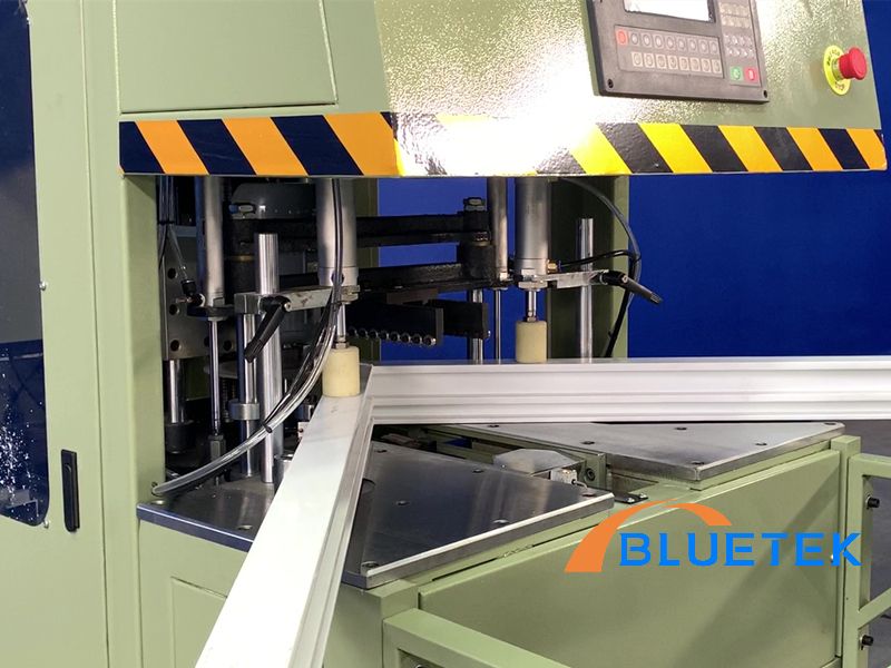 CNC corner cleaning machine of PVC window