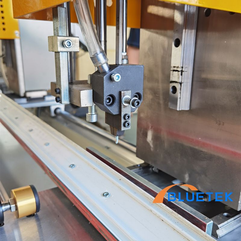 Single Head PVC Window Screw Drilling Fastening Machine