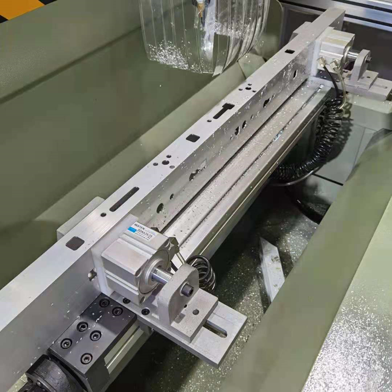 2000mm CNC Milling Machine for Aluminium Windows