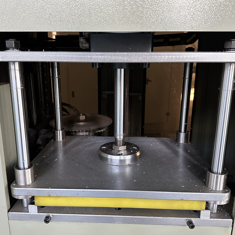 Workbench of Aluminium Window CNC End Milling Machine