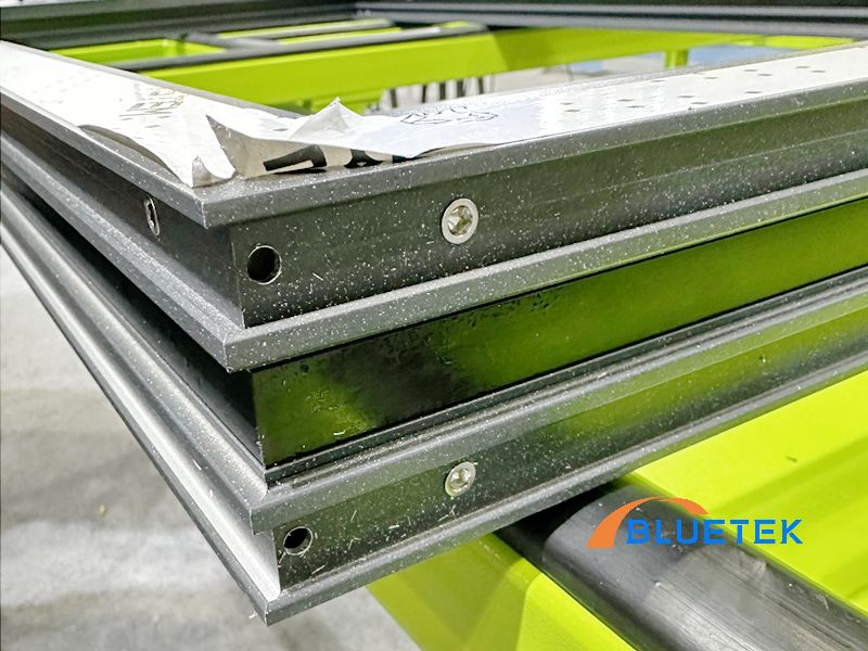 Aluminum Window Working Machinery: Corner connector holes, dowel holes, glue injection holes, drainage holes Aluminum Window Working Machinery: Corner connector holes, dowel holes, glue injection holes, drainage holes